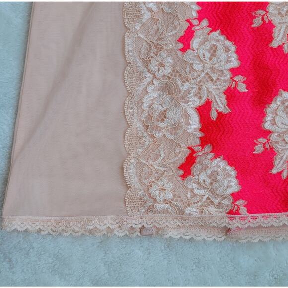 Victoria's Secret Very Sexy Garter Slip-on Bra Babydoll Hot Pink Ivory 36C - Picture 4 of 9